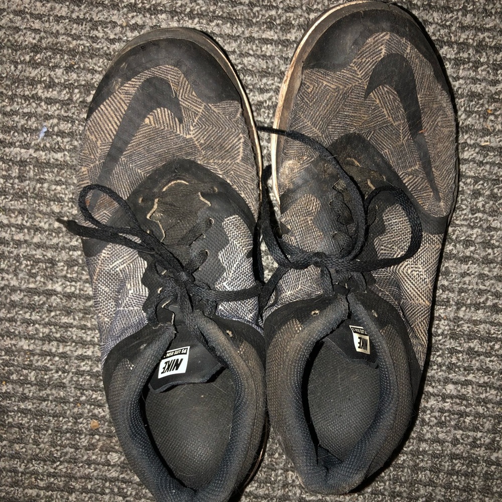 Nike shoes size 9
